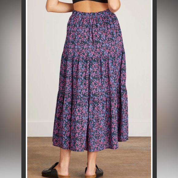 Xirena Angeline Skirt in Ink Black - Picture 5 of 5